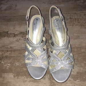 Comfy Naturalizer silver shoes
